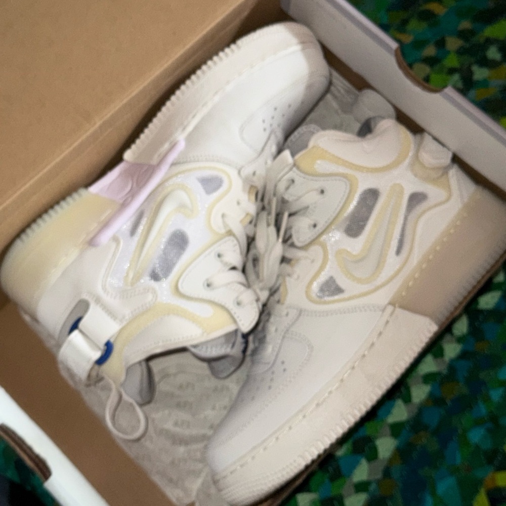 Nike Air Force 1 Mid React
